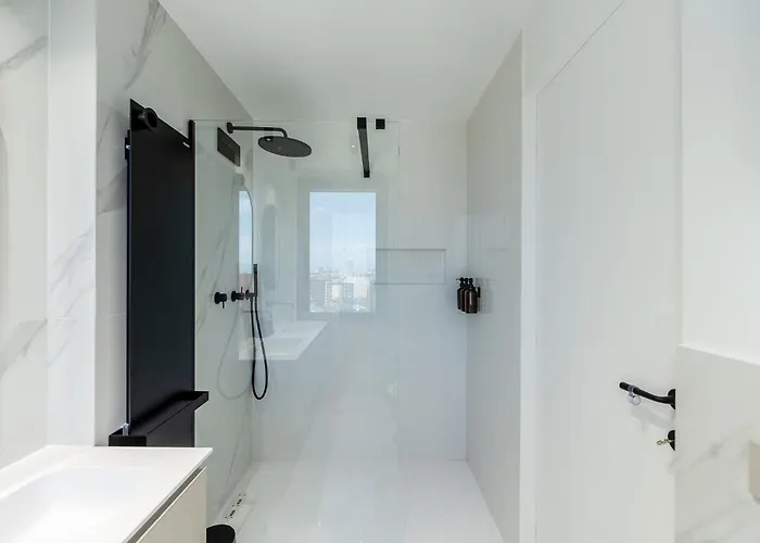 Lumen - Skyline View Attic شقة